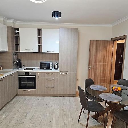 Serenity In The Heart Of Varna With Parking Ngoại thất bức ảnh