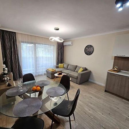 Serenity In The Heart Of Varna With Parking Ngoại thất bức ảnh