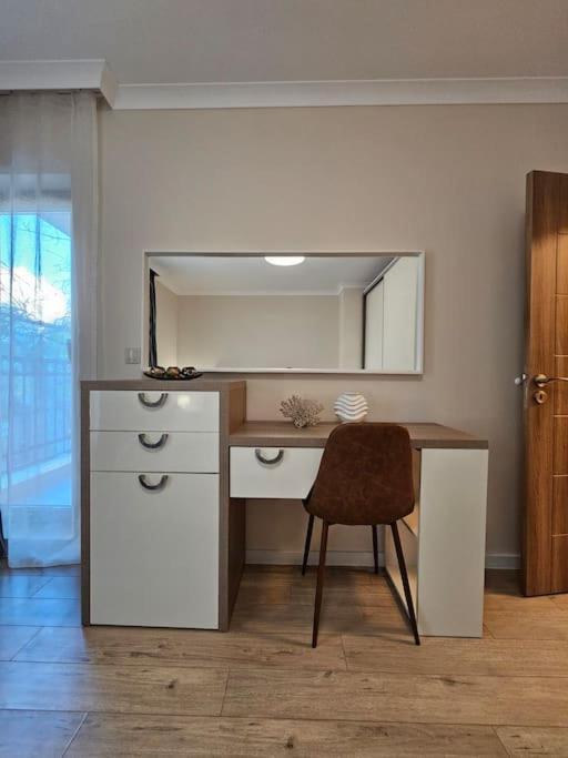 Serenity In The Heart Of Varna With Parking Ngoại thất bức ảnh