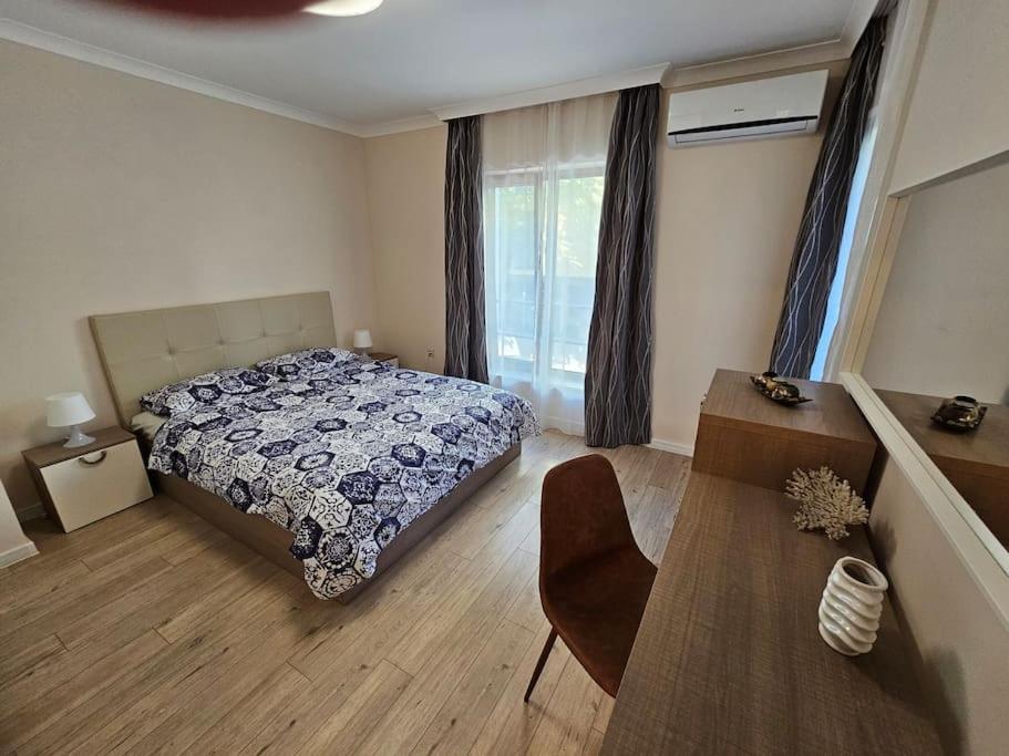 Serenity In The Heart Of Varna With Parking Ngoại thất bức ảnh