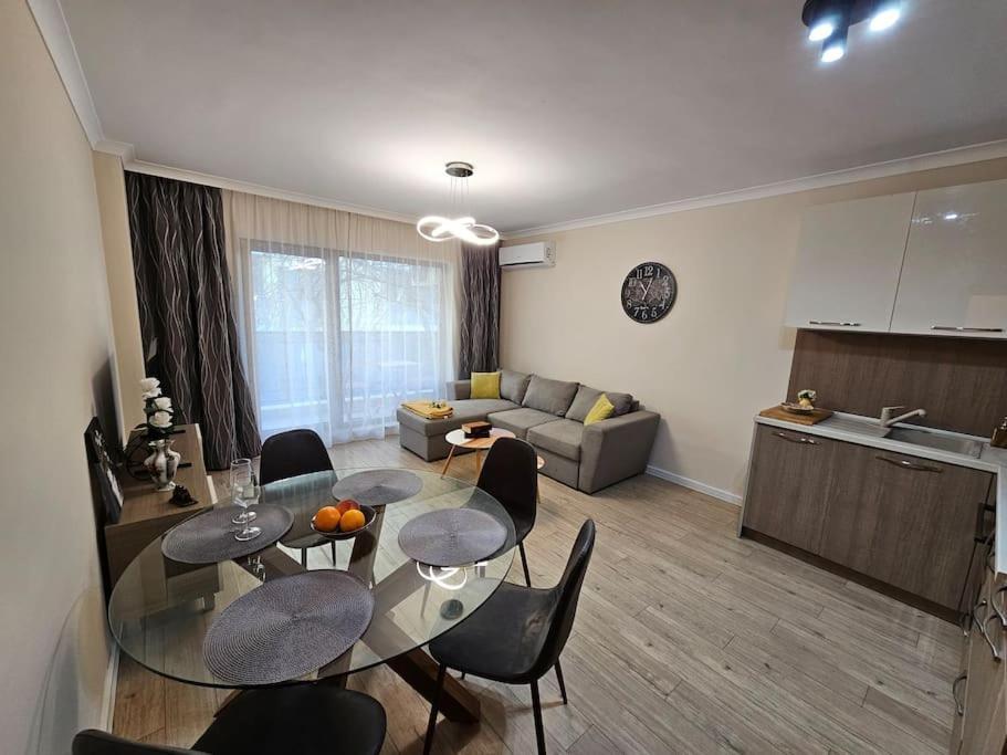 Serenity In The Heart Of Varna With Parking Ngoại thất bức ảnh