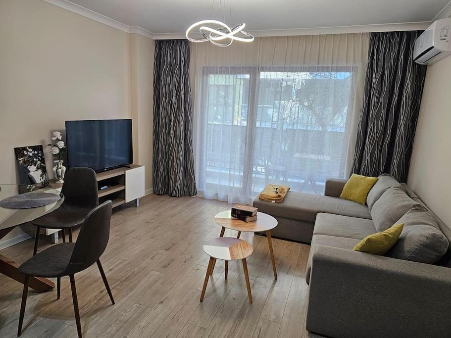 Serenity In The Heart Of Varna With Parking Ngoại thất bức ảnh